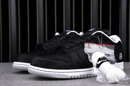 Toy (2020) Low Dunk Nike Medicom CZ5127-001 SB 0824